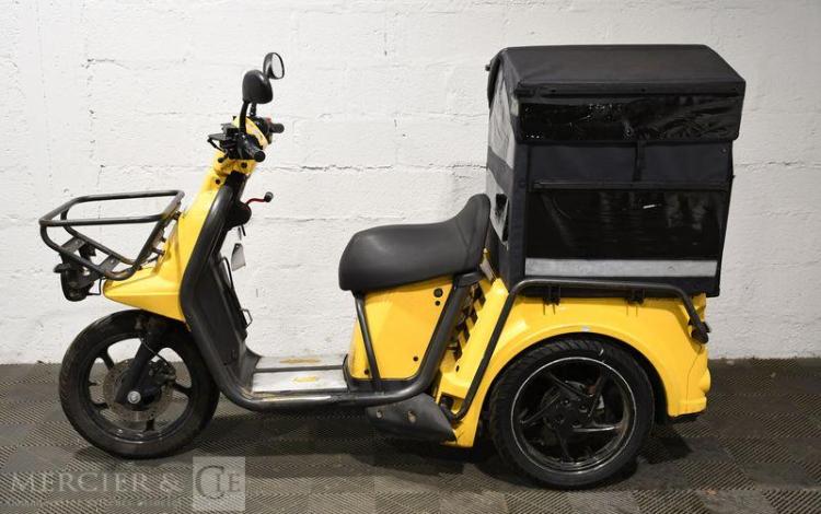 LIGIER STABY JAUNE EQ-035-KT