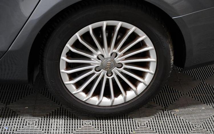 AUDI A4 2,0 TDI 145CH AMBIENTE GRIS EQ-577-ZH