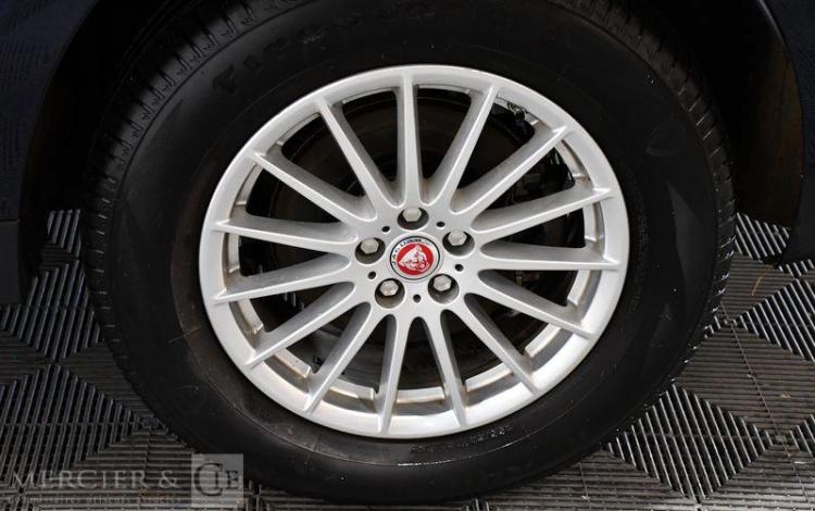 JAGUAR F-PACE 2.0 D 180 PRESTIGE 4X2 BVA BLEU ER-705-AE