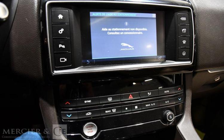 JAGUAR F-PACE 2.0 D 180 PRESTIGE 4X2 BVA BLEU ER-705-AE