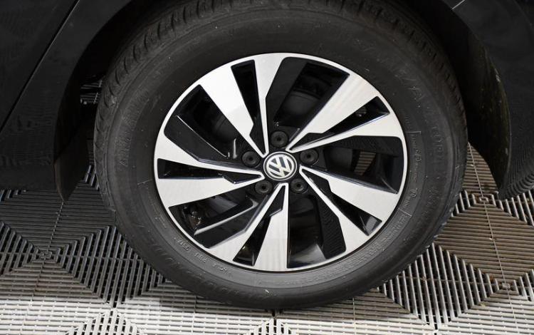 VOLKSWAGEN POLO 1,0 TSI 95 NOIR ES-388-ZZ
