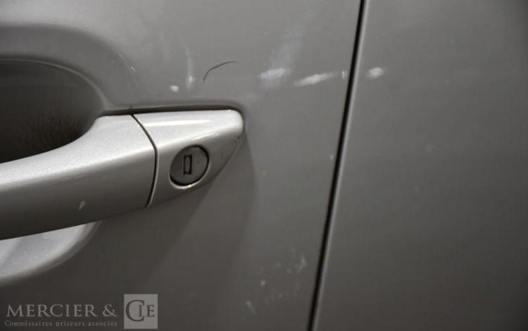 CITROEN C3 AIRCROSS 1,6 BLUE HDI 120 SHINE START/STOP GRIS ET-049-DS