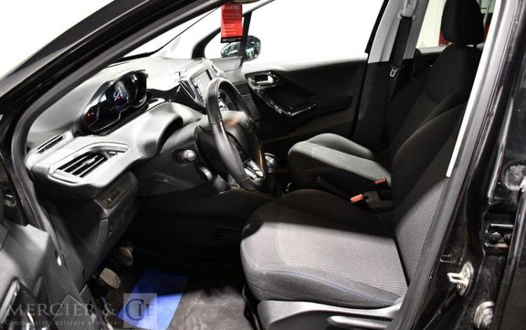 PEUGEOT 208 1,2 PURETECH STYLE NOIR ET-512-TQ
