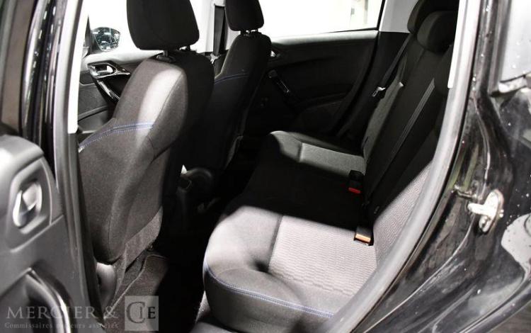 PEUGEOT 208 1,2 PURETECH STYLE NOIR ET-512-TQ