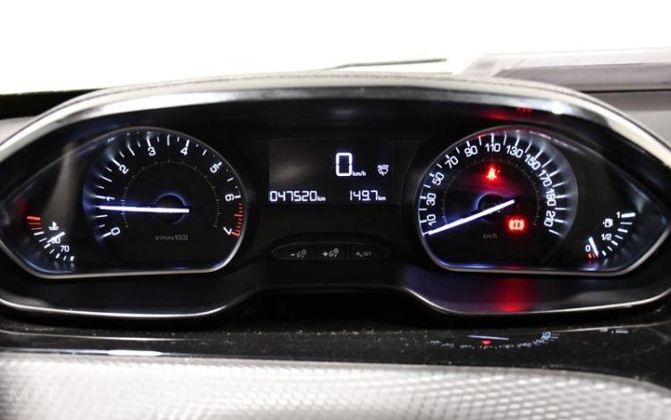 PEUGEOT 208 1,2 PURETECH STYLE NOIR ET-512-TQ