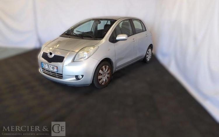 TOYOTA YARIS 1.3 VVTI 85CH NAVIMEDIA GRIS ET-761-HF