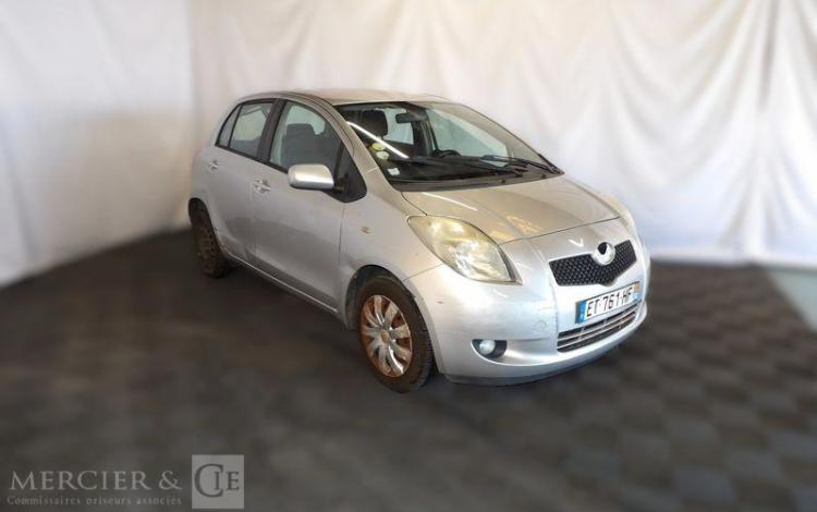 TOYOTA YARIS 1.3 VVTI 85CH NAVIMEDIA GRIS ET-761-HF