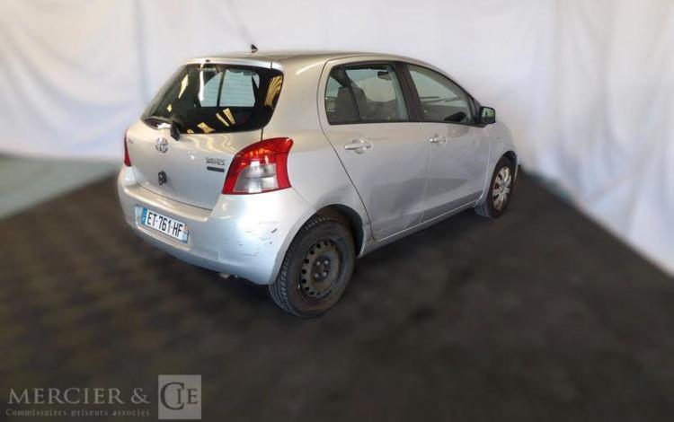 TOYOTA YARIS 1.3 VVTI 85CH NAVIMEDIA GRIS ET-761-HF