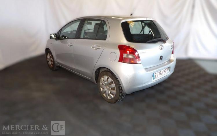 TOYOTA YARIS 1.3 VVTI 85CH NAVIMEDIA GRIS ET-761-HF