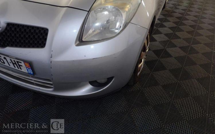 TOYOTA YARIS 1.3 VVTI 85CH NAVIMEDIA GRIS ET-761-HF