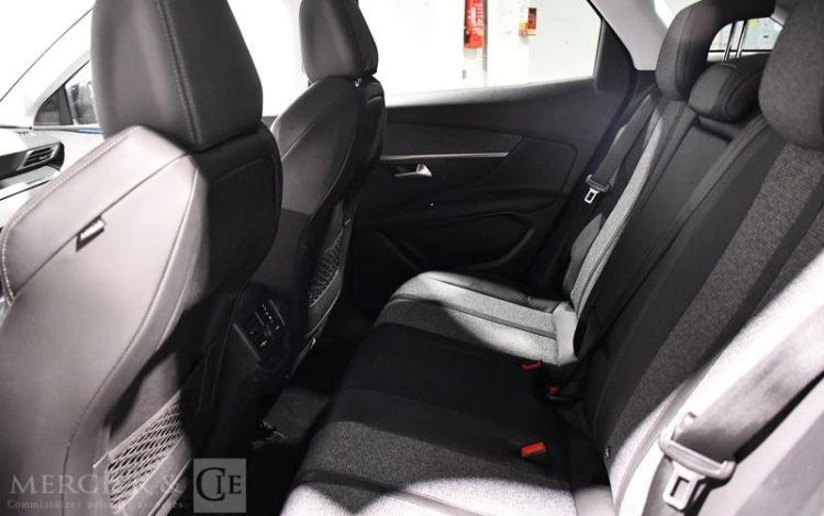 PEUGEOT 3008 1,2 PURETECH 130 ALLURE NOIR ET-953-MT