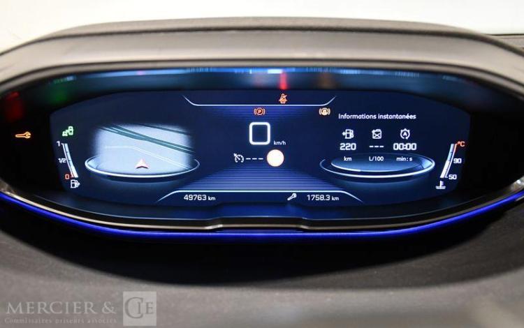 PEUGEOT 3008 1,2 PURETECH 130 ALLURE NOIR ET-953-MT