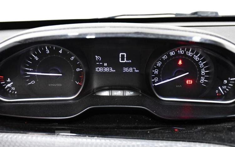 PEUGEOT 208 STYLE PURE TECH 82 BLANC EX-411-GM