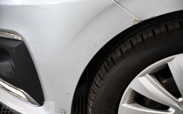 PEUGEOT 108 STYLE VTI 72 GRIS EZ-235-BV