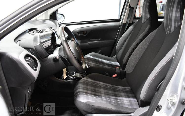 PEUGEOT 108 STYLE VTI 72 GRIS EZ-235-BV
