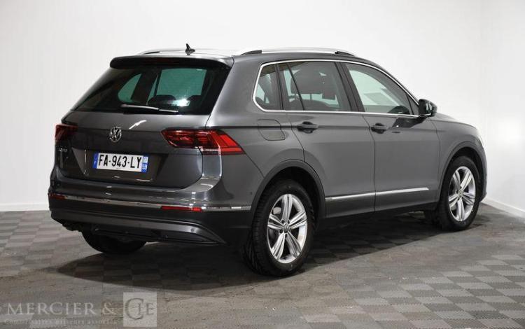 VOLKSWAGEN TIGUAN 2,0 TDI 150CH CARAT EXCLUSIVE DSG GRIS FA-943-LY