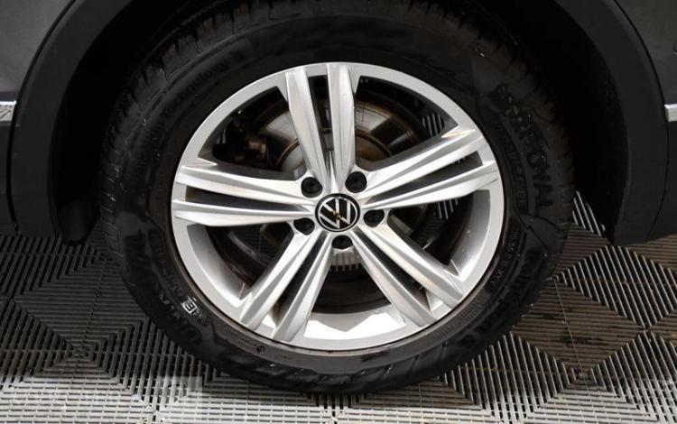 VOLKSWAGEN TIGUAN 2,0 TDI 150CH CARAT EXCLUSIVE DSG GRIS FA-943-LY