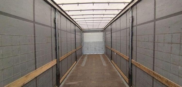 SCHMITZ SEMI-REMORQUE BACHEE 3 ESSIEUX AVEC HAYON DHOLLANDIA 2000KG – PTAC 39 TONNES  FB-609-YF