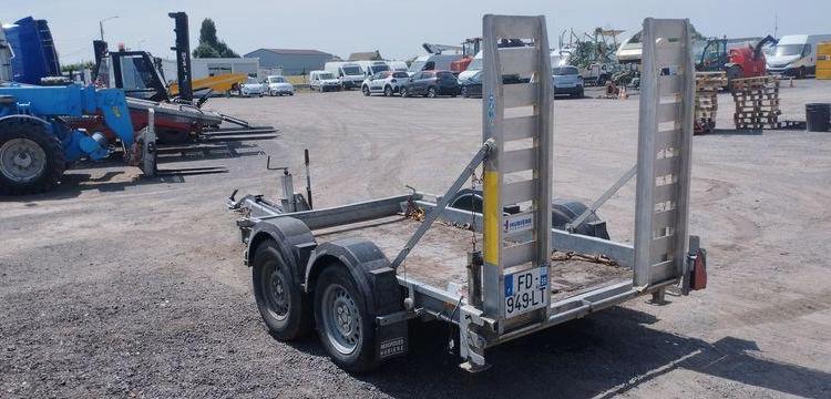 HUBIERE REMORQUE PORTE ENGIN 2 ESSIEUS – PTAC : 2,5 TONNES – ANNEE 2019  FD-949-LT