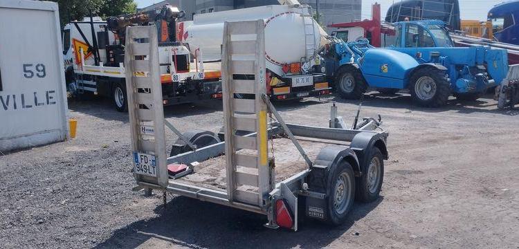 HUBIERE REMORQUE PORTE ENGIN 2 ESSIEUS – PTAC : 2,5 TONNES – ANNEE 2019  FD-949-LT