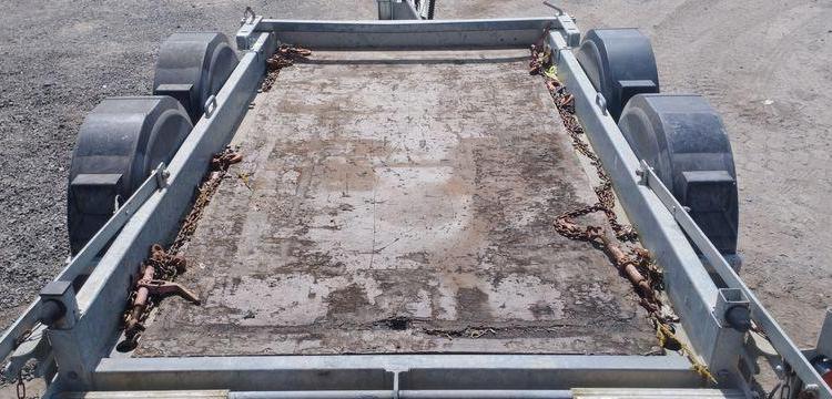 HUBIERE REMORQUE PORTE ENGIN 2 ESSIEUS – PTAC : 2,5 TONNES – ANNEE 2019  FD-949-LT