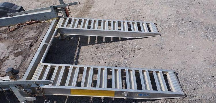 HUBIERE REMORQUE PORTE ENGIN 2 ESSIEUS – PTAC : 2,5 TONNES – ANNEE 2019  FD-949-LT