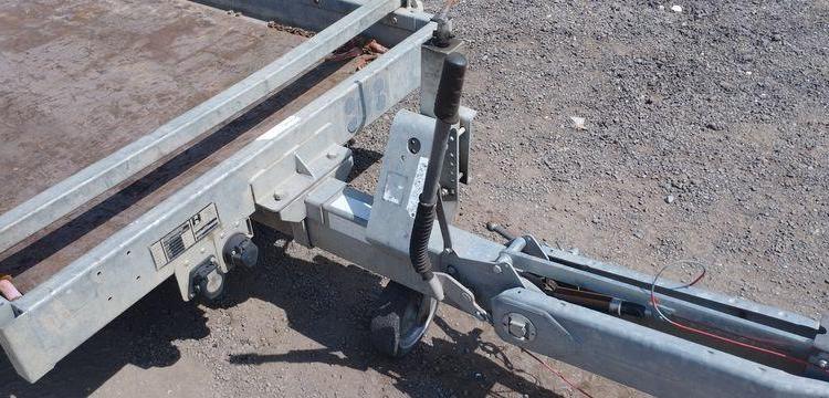 HUBIERE REMORQUE PORTE ENGIN 2 ESSIEUS – PTAC : 2,5 TONNES – ANNEE 2019  FD-949-LT
