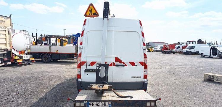 RENAULT MASTER  AVEC NACELLE 12 A 14 M KLUBB BLANC FE-658-BJ
