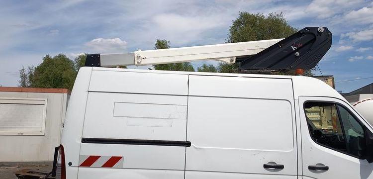 RENAULT MASTER  AVEC NACELLE 12 A 14 M KLUBB BLANC FE-658-BJ
