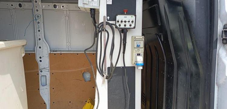 RENAULT MASTER  AVEC NACELLE 12 A 14 M KLUBB BLANC FE-658-BJ