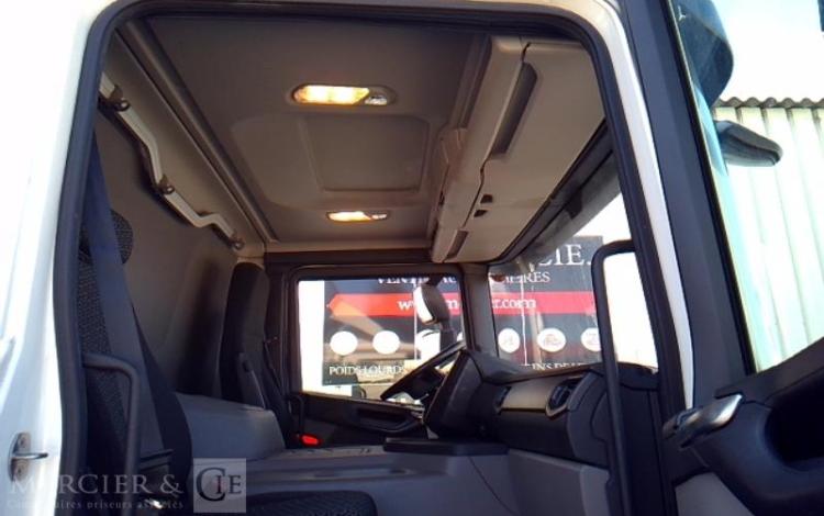 SCANIA PORTEUR P340 CAISSE HAYON GNC 2 ESSIEUX PTAC 19T BLANC FG-934-TT