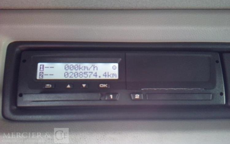 SCANIA PORTEUR P340 CAISSE HAYON GNC 2 ESSIEUX PTAC 19T BLANC FG-934-TT
