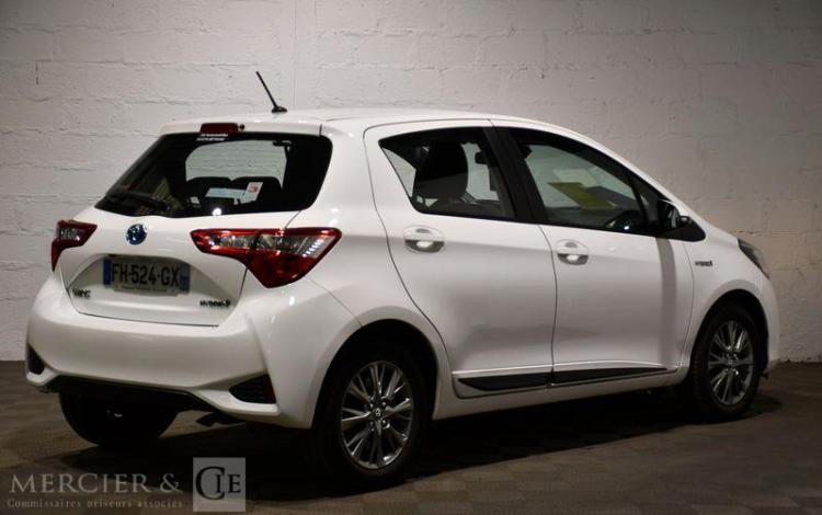 TOYOTA YARIS HYBRIDE 100H DYNAMIC 5P  FH-524-GX
