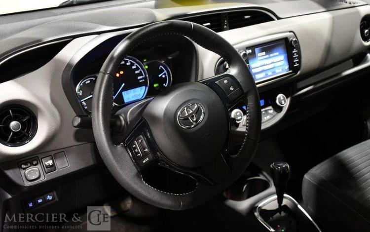 TOYOTA YARIS 1.5 VVTI 100H 75 HYBRID FRANCE BUSINESS BVA GRIS FH-752-TP