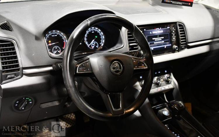 SKODA KAROQ 1.6 TDI 116ch BUSINESS DSG7 BLEU FJ-974-EJ