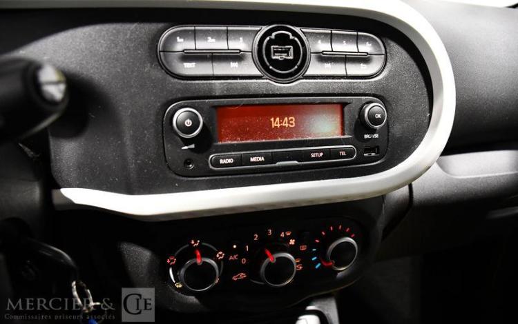 RENAULT TWINGO ZEN SCE 75 BLANC FK-175-BN