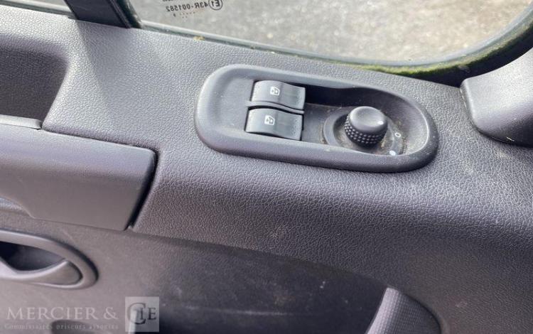 RENAULT MASTER AVEC FRIGO THERMOKING V300 MAX – DIESEL – 115618 KMS – ANNEE 2019 BLANC FK-823-QJ