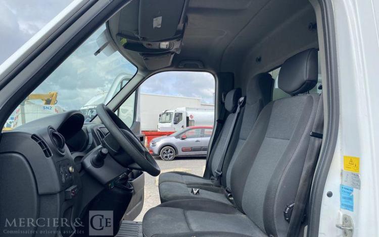 RENAULT MASTER AVEC FRIGO THERMOKING V300 MAX – DIESEL – 115618 KMS – ANNEE 2019 BLANC FK-823-QJ