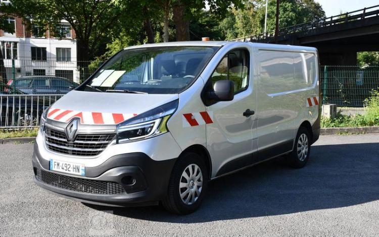 RENAULT TRAFIC GCF L1H1 1200 DCI 95 GRIS FM-492-HN
