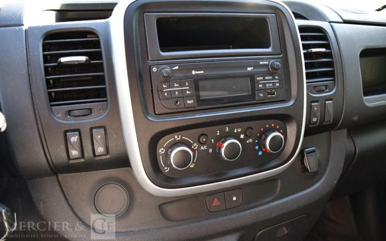 RENAULT TRAFIC GCF L1H1 1200 DCI 95 GRIS FM-492-HN
