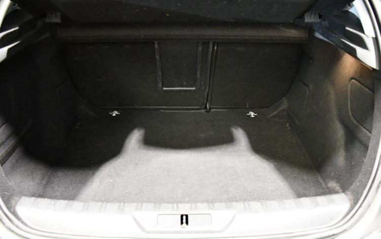 PEUGEOT 308 1.2 PURETECH 130 ALLURE GRIS FP-301-AQ