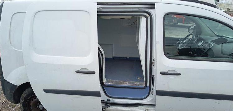 RENAULT KANGOO 2 EXPRESS ZE 60CV BOITE AUTO – ELECTRIQUE – 62861 KMS – ANNEE 2020 BLANC FP-623-XY