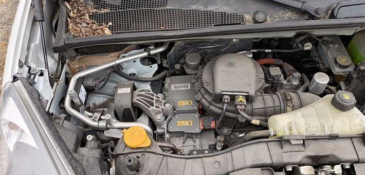 RENAULT KANGOO 2 EXPRESS ZE 60CV BOITE AUTO – ELECTRIQUE – 62861 KMS – ANNEE 2020 BLANC FP-623-XY