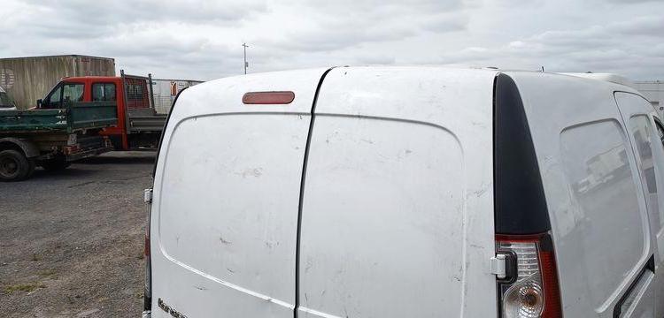 RENAULT KANGOO 2 EXPRESS ZE 60CV BOITE AUTO – ELECTRIQUE – 62861 KMS – ANNEE 2020 BLANC FP-623-XY
