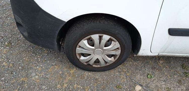 RENAULT KANGOO 2 EXPRESS ZE 60CV BOITE AUTO – ELECTRIQUE – 62861 KMS – ANNEE 2020 BLANC FP-623-XY
