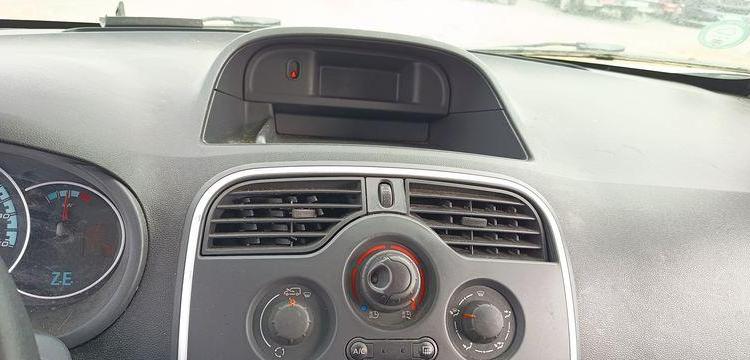 RENAULT KANGOO 2 EXPRESS ZE 60 CV BOITE AUTO – ELECTRIQUE 57039 KMS – ANNEE 2020 BLANC FP-736-XX