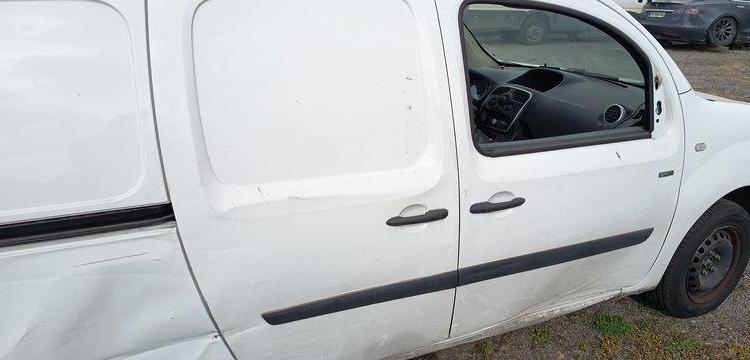 RENAULT KANGOO 2 EXPRESS ZE 60 CV BOITE AUTO – ELECTRIQUE 57039 KMS – ANNEE 2020 BLANC FP-736-XX
