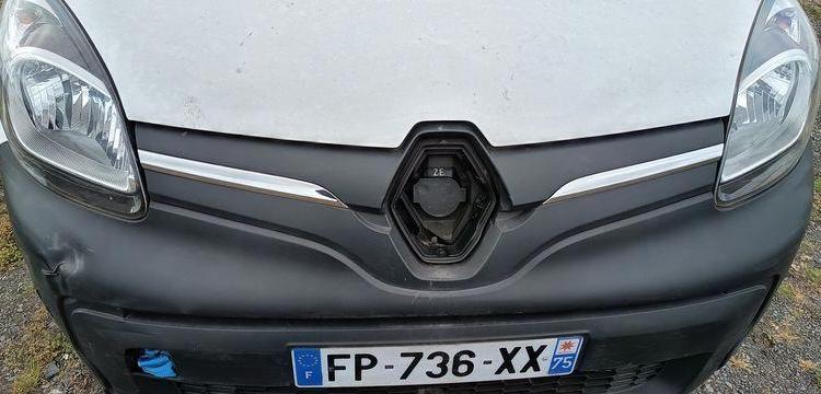 RENAULT KANGOO 2 EXPRESS ZE 60 CV BOITE AUTO – ELECTRIQUE 57039 KMS – ANNEE 2020 BLANC FP-736-XX