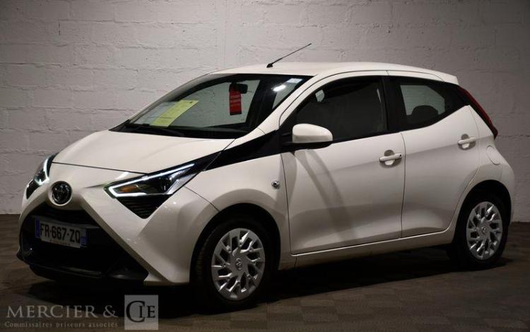 TOYOTA AYGO 1.0 VVTI 70 X-PLAY BLANC FR-667-ZQ