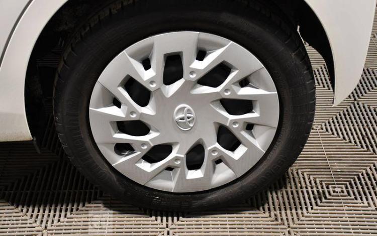 TOYOTA AYGO 1.0 VVTI 70 X-PLAY BLANC FR-667-ZQ